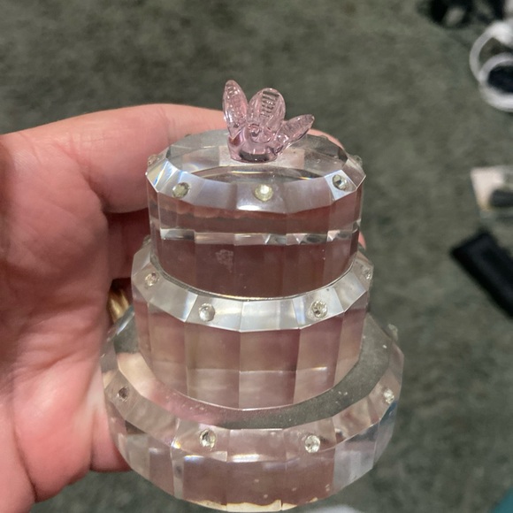 Oleg Cassini Crystal Cake Ornament - Picture 2 of 2